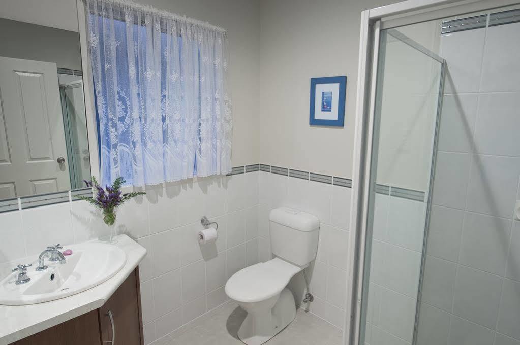 All Seasons Port Elliot Holiday House Екстериор снимка