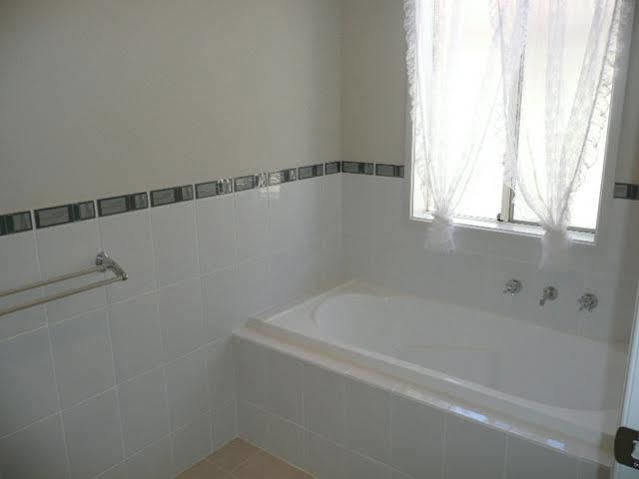 All Seasons Port Elliot Holiday House Екстериор снимка