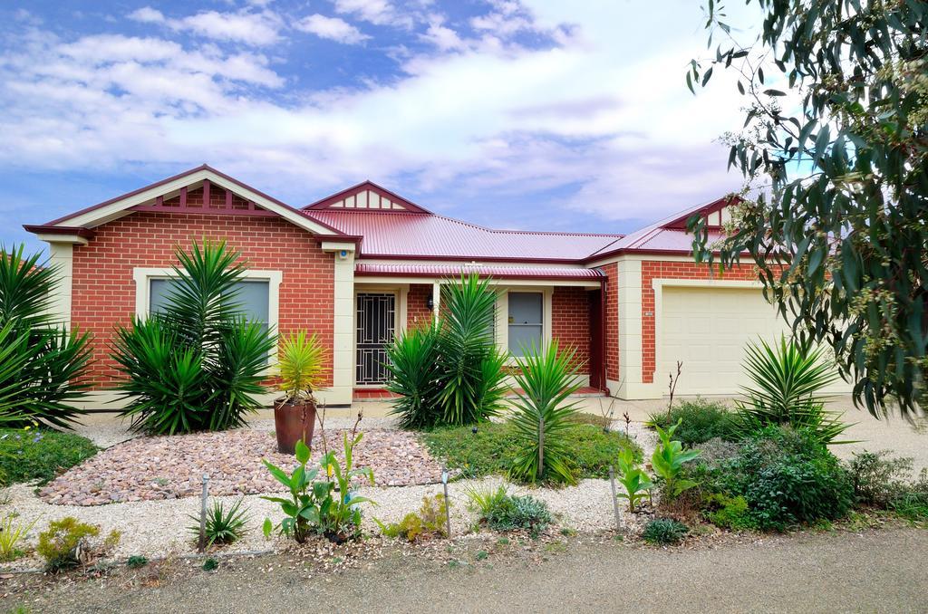 All Seasons Port Elliot Holiday House Екстериор снимка
